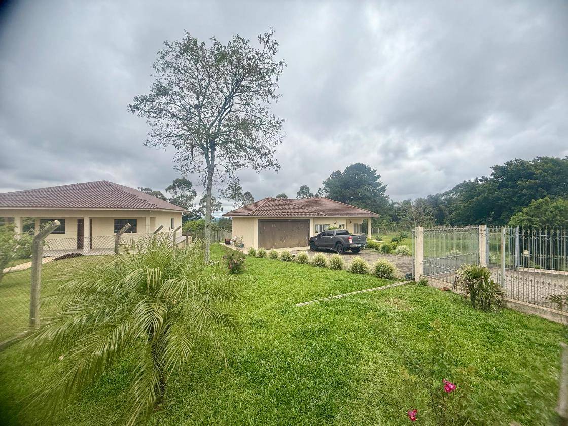 Casa para venda no Centro em Carambei com 1.750m² por R$ 1.200.000,00