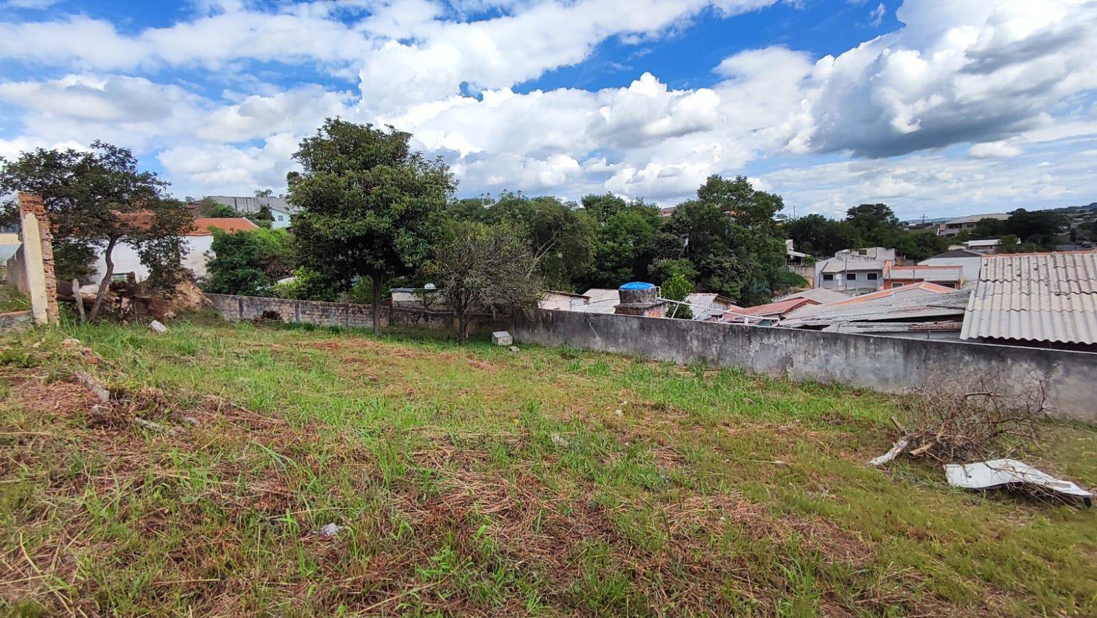 Terreno para venda no Uvaranas em Ponta Grossa com 462m² por R$ 190.000,00