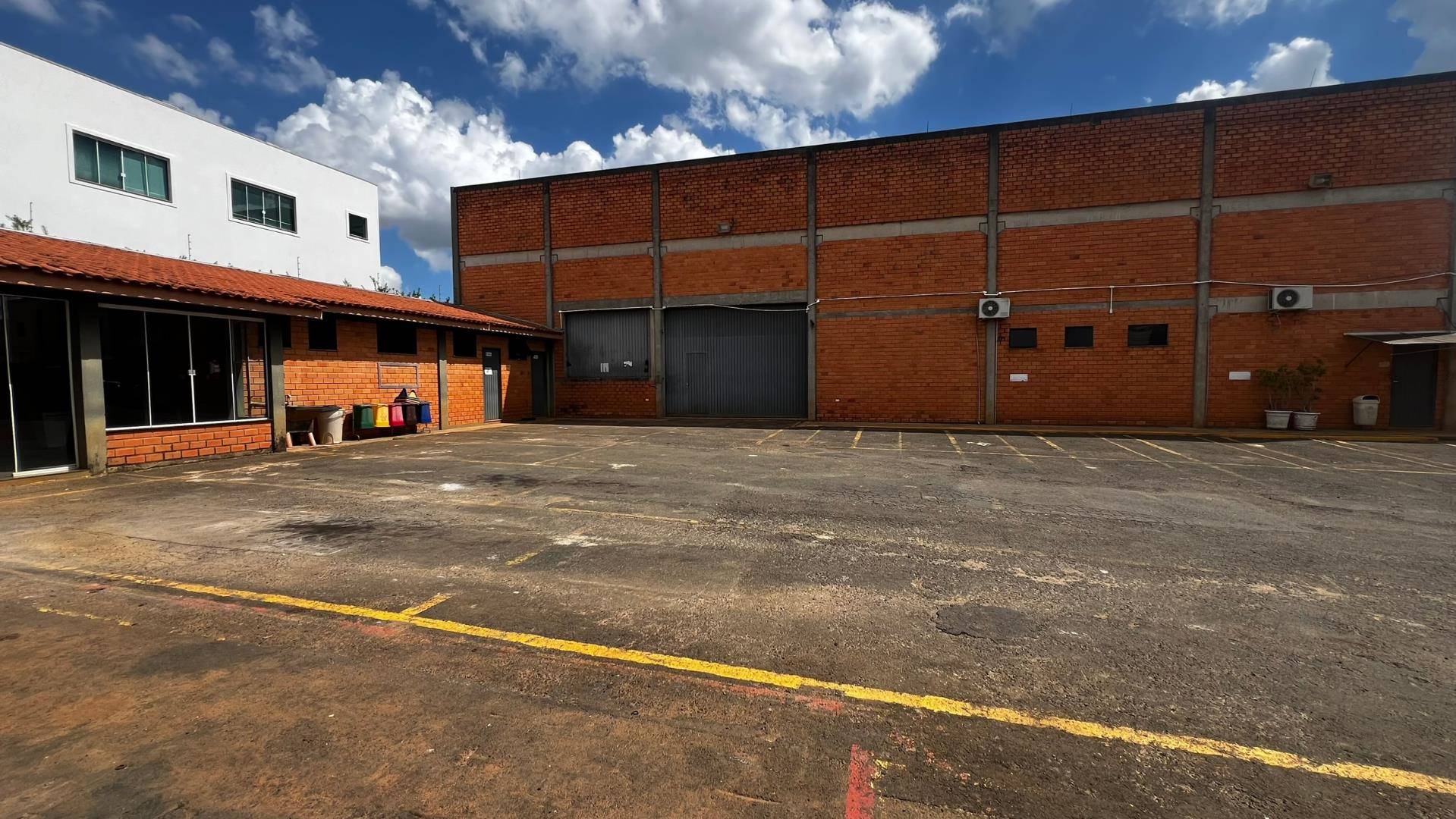 Barracão/galpão para locacao no Jardim Carvalho em Ponta Grossa com 613m² por R$ 18.000,00