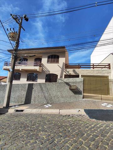 Casa para venda no Centro em Ponta Grossa com 176,4m² por R$ 800.000,00