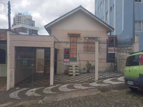 Casa para venda no Centro em Ponta Grossa com 117,5m² por R$ 330.000,00