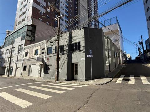 Casa para vendalocacaovenda e locacao no Centro em Ponta Grossa com 200m² por R$ 739.000,002.990,00