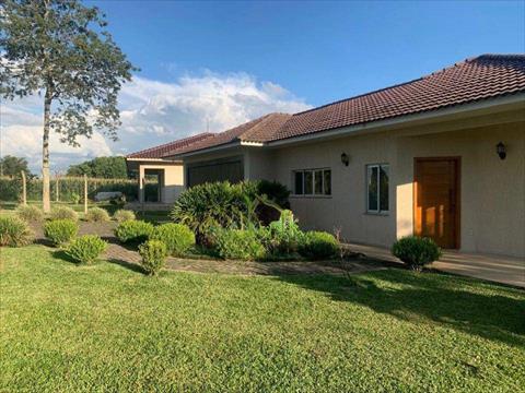 Casa para venda no Centro em Carambei com 1.000m² por R$ 800.000,00