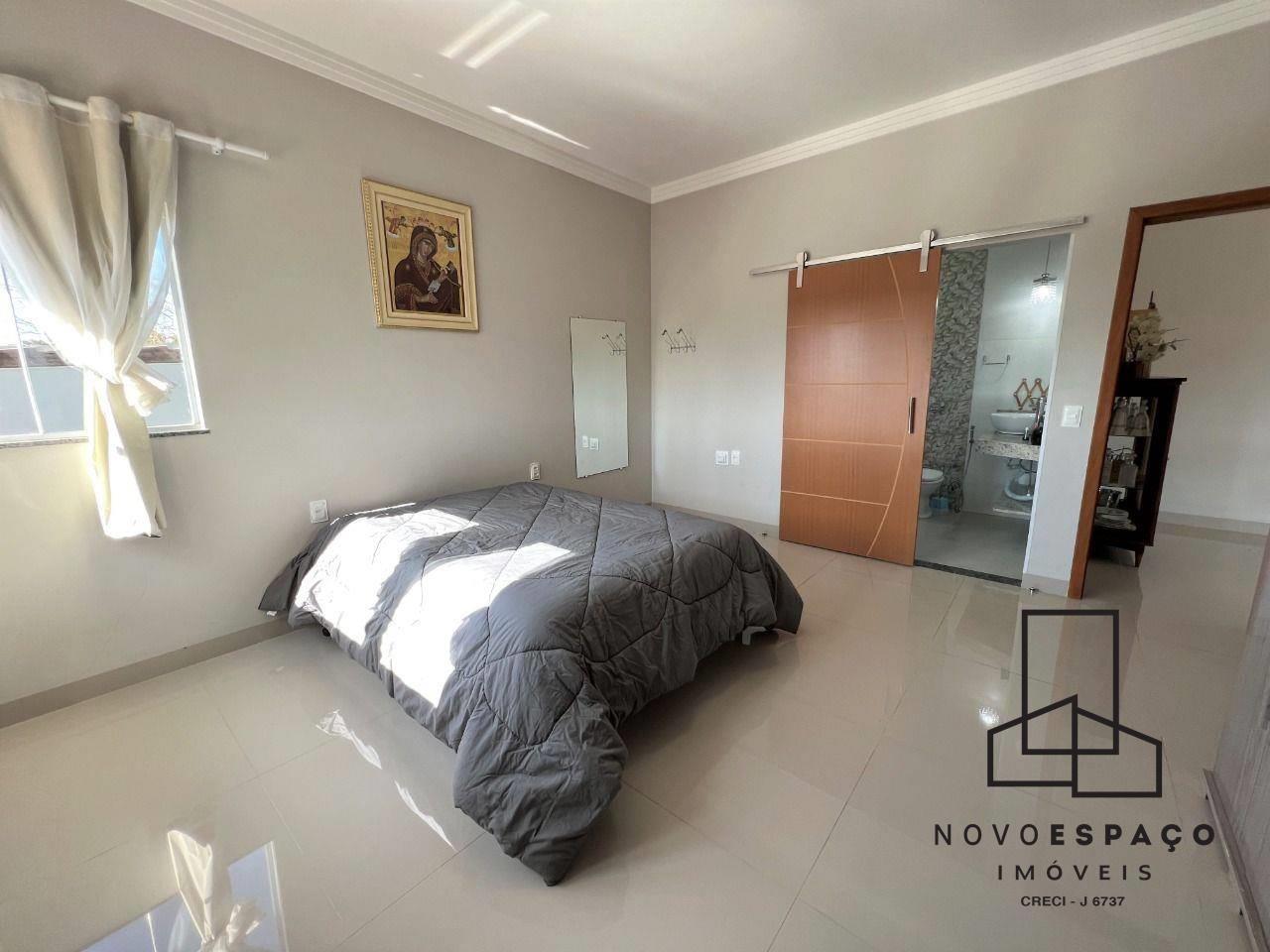 Casa Residencial para venda no Uvaranas em Ponta Grossa com 314m² por R$ 850.000,00