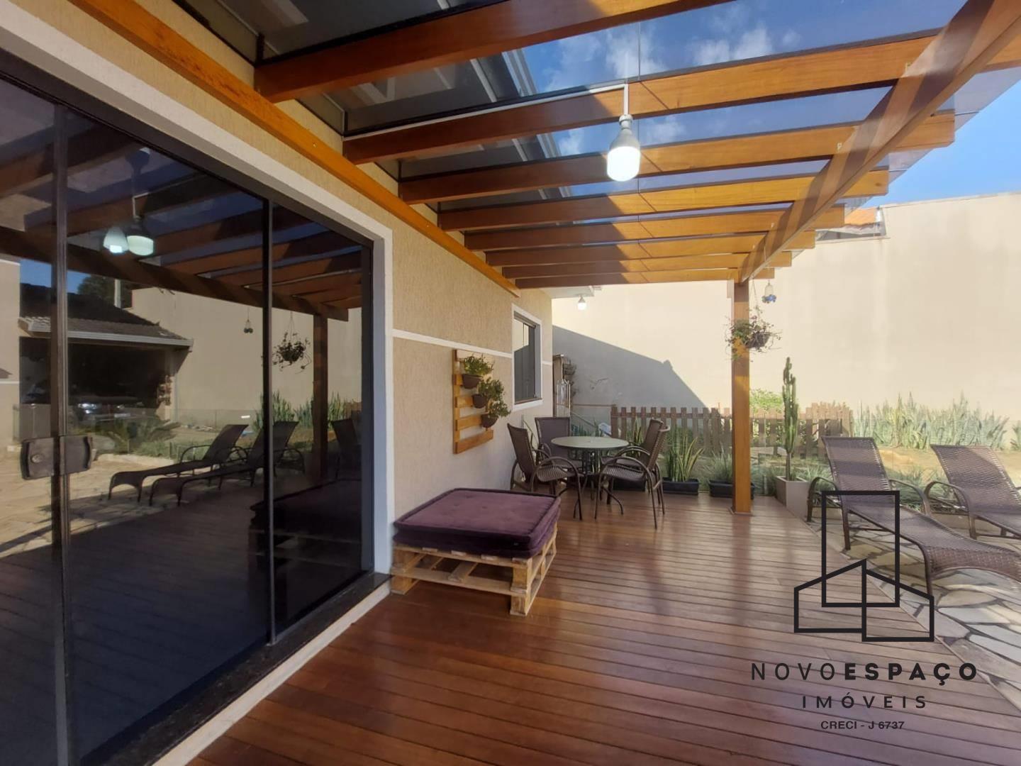 Sobrado para venda no Jardim Carvalho em Ponta Grossa com 195m² por R$ 980.000,00