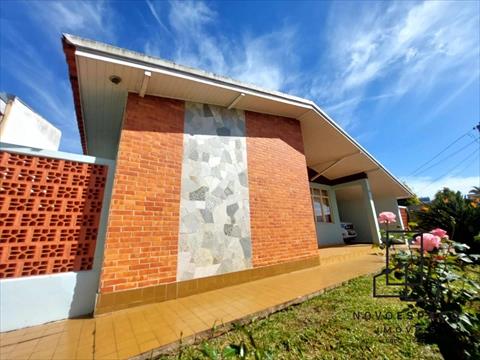 Casa Residencial para venda no Jardim Carvalho em Ponta Grossa com 181,41m² por R$ 720.000,00