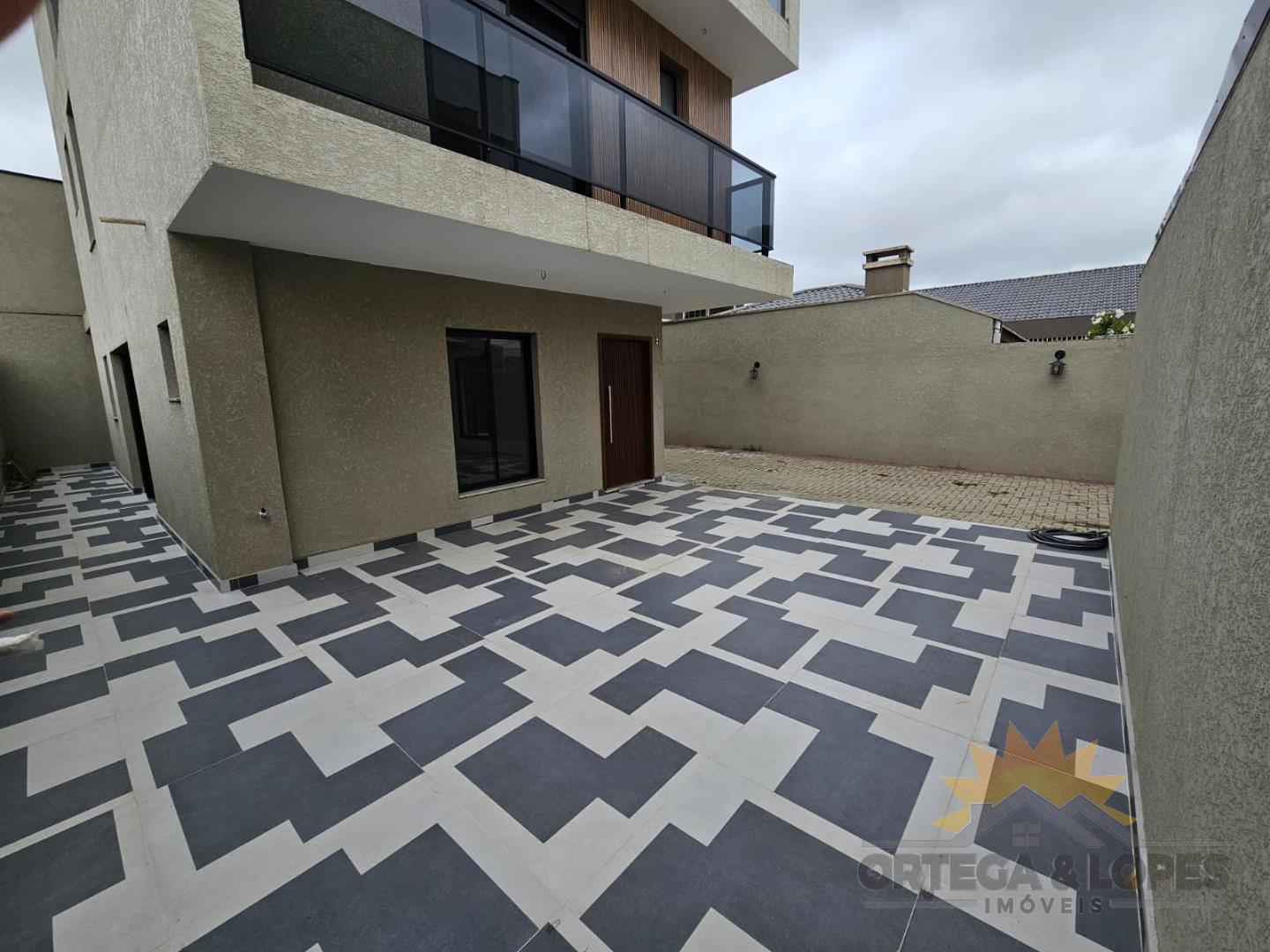 Sobrado para venda no Xaxim em Curitiba com 142m² por R$ 890000