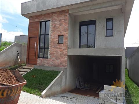 Casa Residencial para venda no bairro Roca Grande em Colombo/   com 177m² por R$ 950.000,00