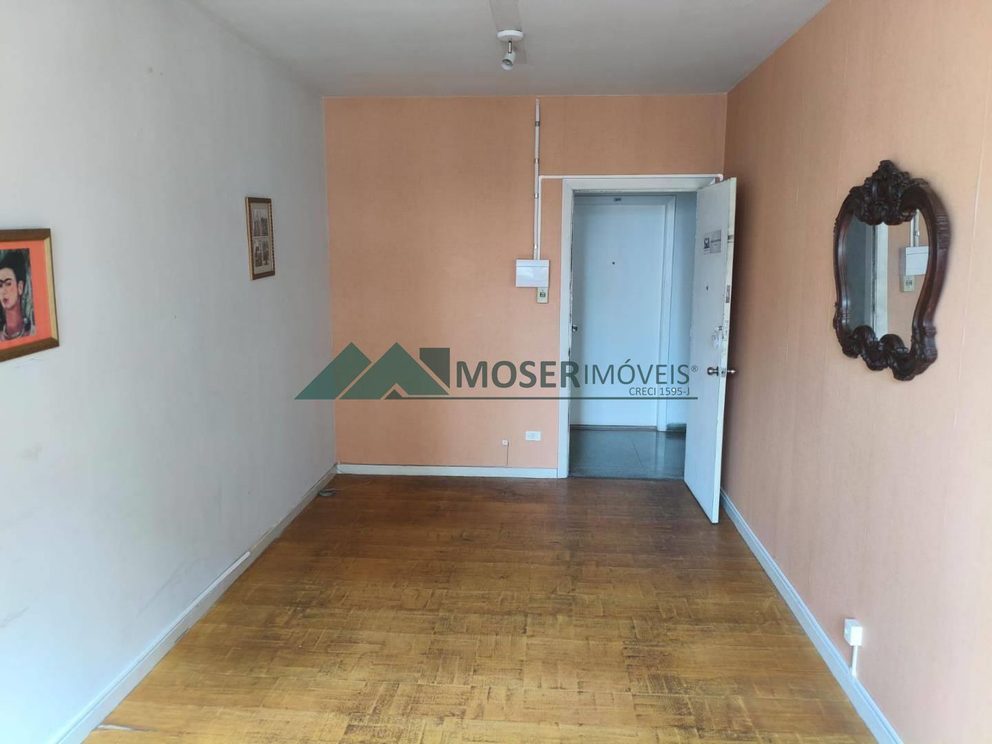 Conjunto Comercial para locacao no Centro em Curitiba com 24m² por R$ 450,00