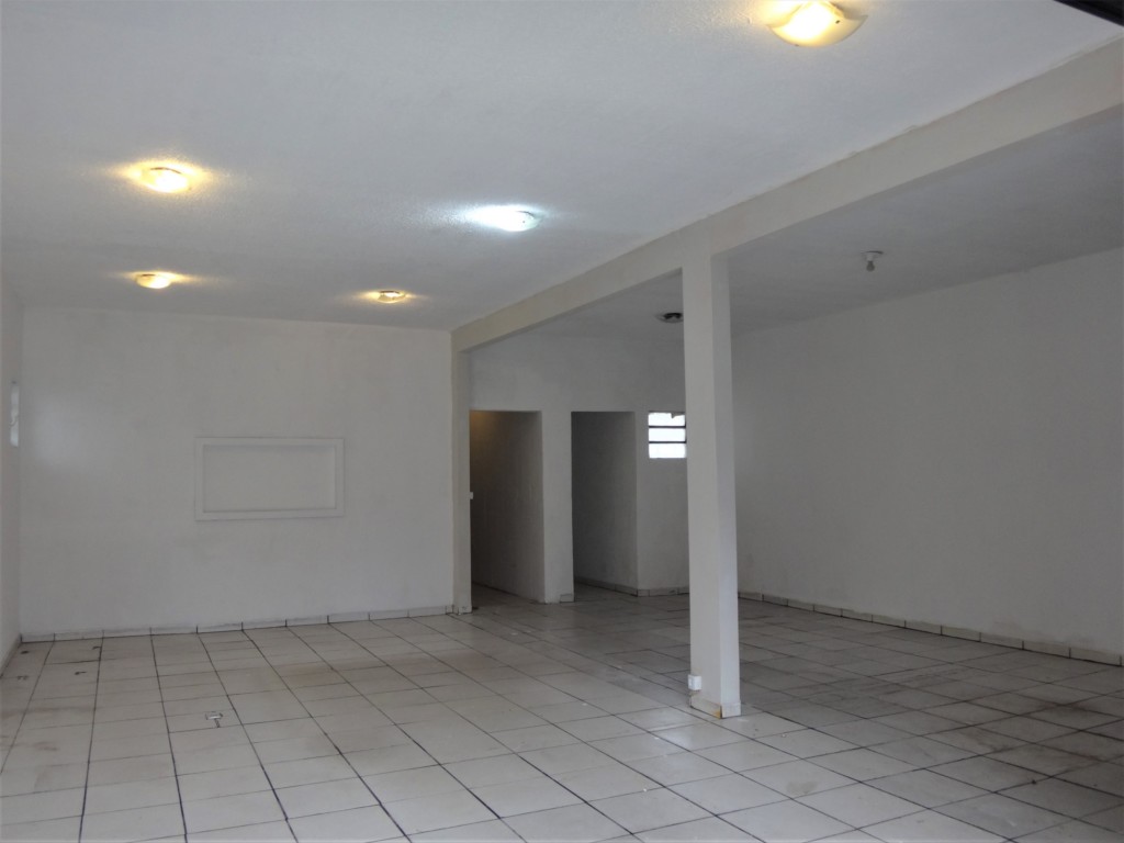 Loja para locacao no Hauer em Curitiba com 110m² por R$ 5.500,00