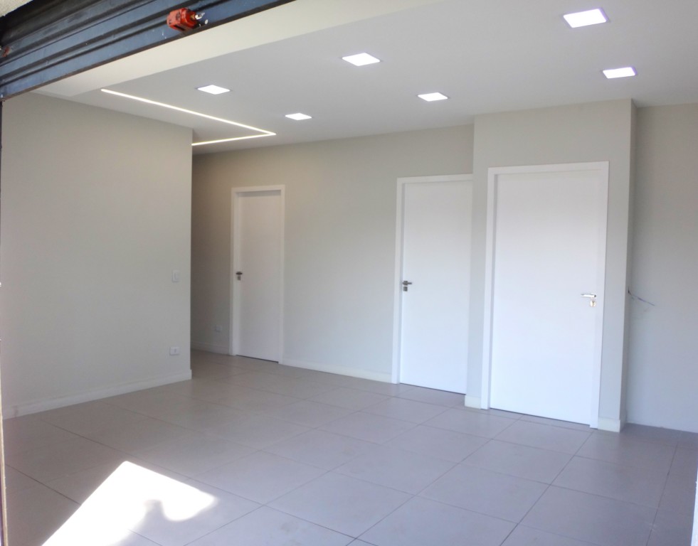 Loja para locacao no Hauer em Curitiba com 110m² por R$ 5.500,00