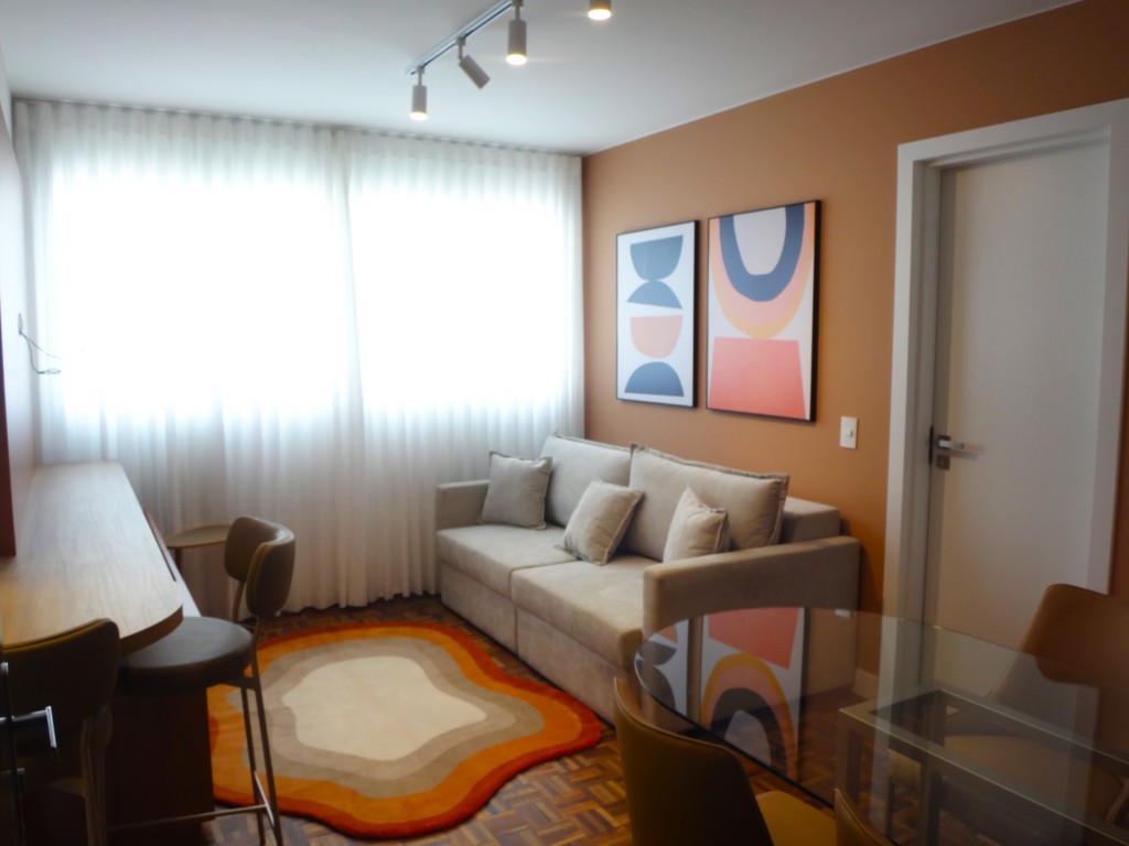 Apartamento para locacao no Centro Civico em Curitiba com 47m² por R$ 3.520,00