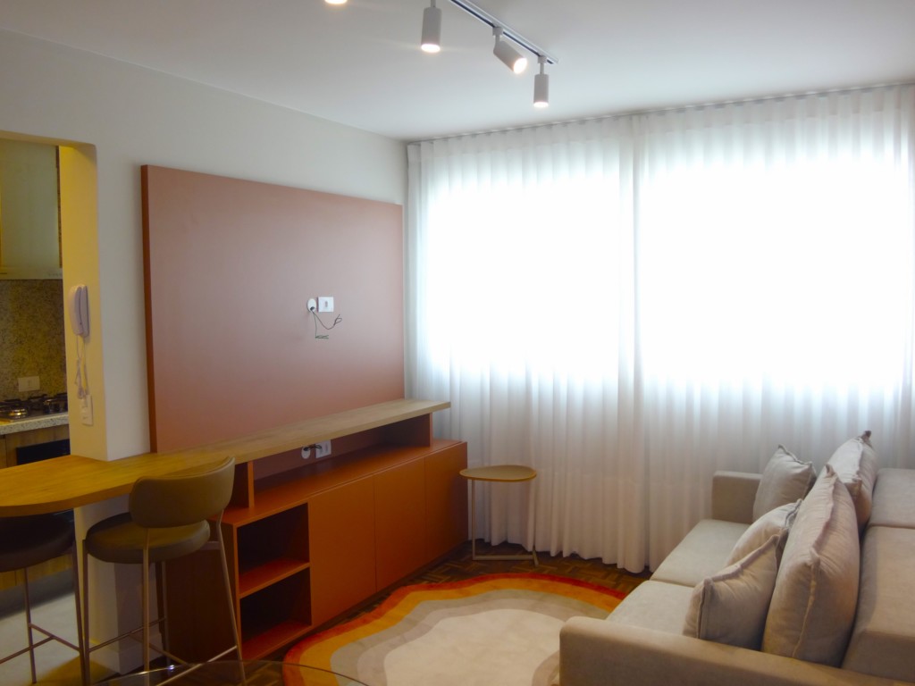 Apartamento para locacao no Centro Civico em Curitiba com 47m² por R$ 3.520,00