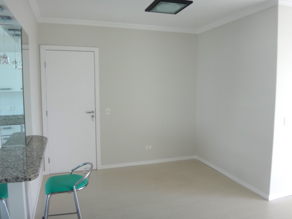 Apartamento para locacao no Centro em Curitiba com 171m² por R$ 4.730,00