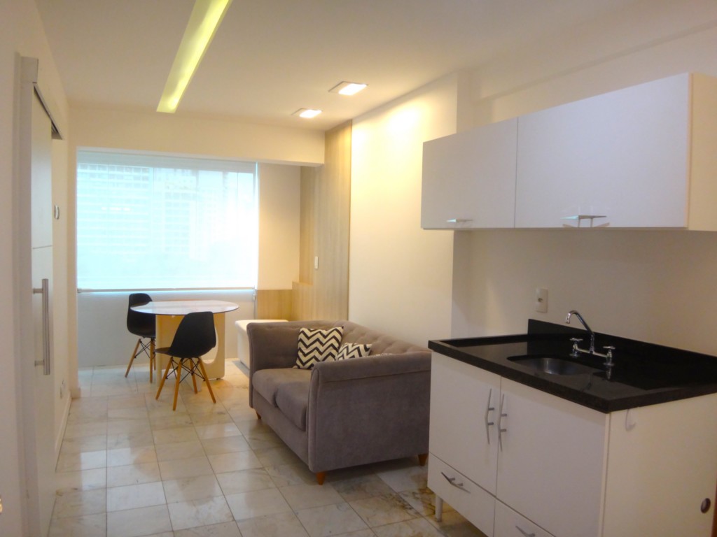 Apartamento para locacao no Centro em Curitiba com 69m² por R$ 2.530,00