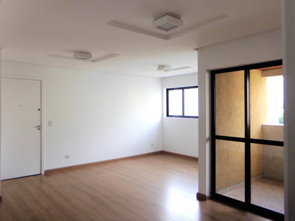 Apartamento para locacao no Agua Verde em Curitiba com 146m² por R$ 3.960,00