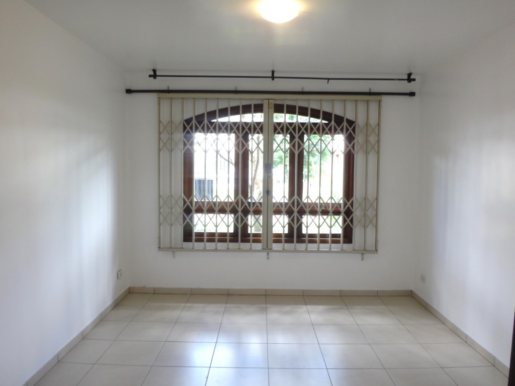 Sobrado para locacao no Jardim das Americas em Curitiba com 126m² por R$ 4.180,00