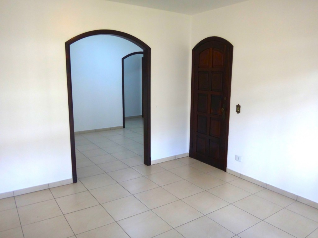 Sobrado para locacao no Jardim das Americas em Curitiba com 126m² por R$ 4.180,00