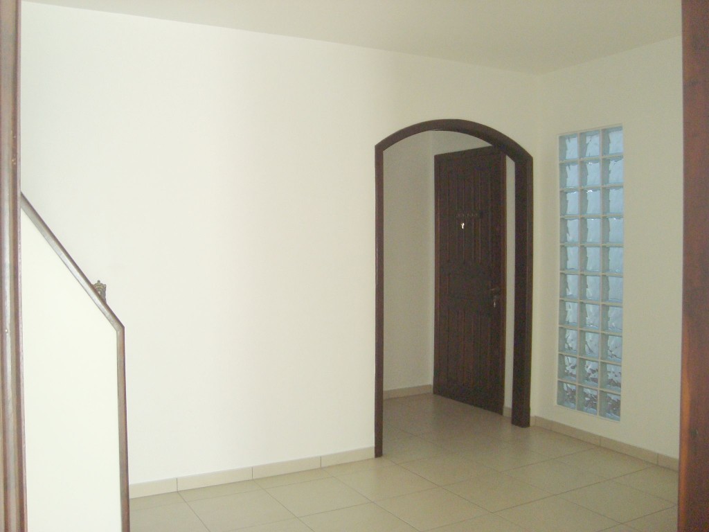 Sobrado para locacao no Jardim das Americas em Curitiba com 0m² por R$ 4.180,00