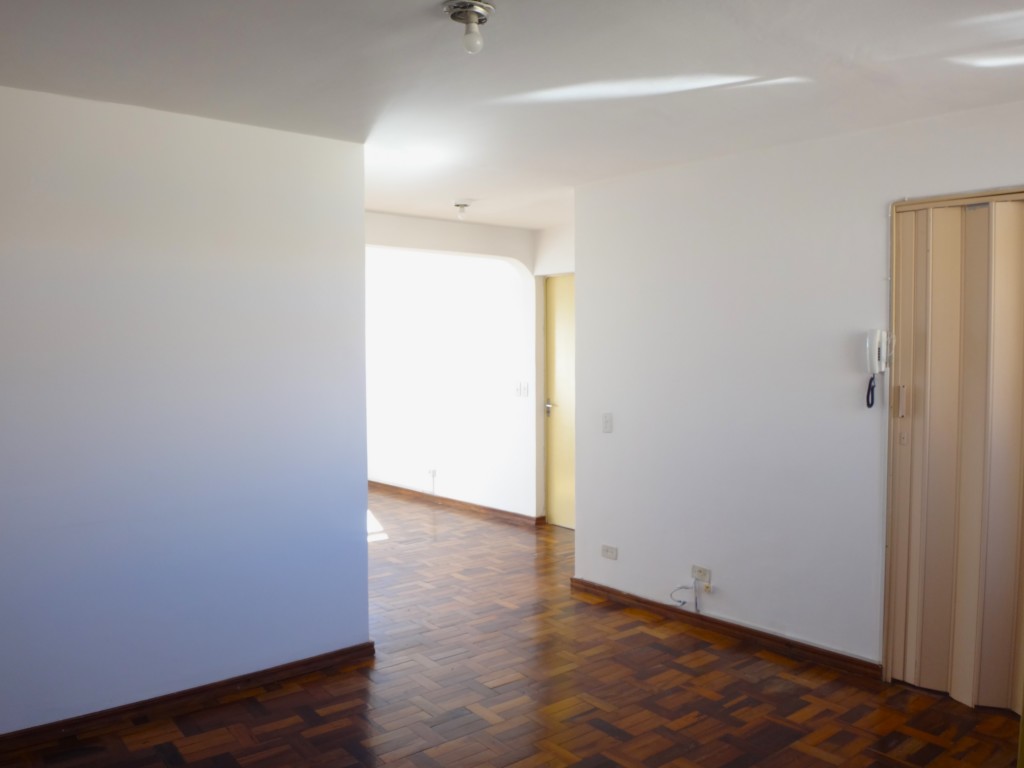 Apartamento para locacao no Cristo Rei em Curitiba com 86m² por R$ 2.530,00
