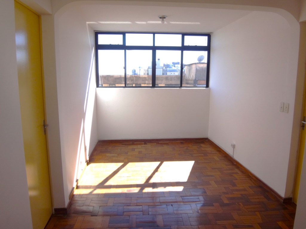Apartamento para locacao no Cristo Rei em Curitiba com 86m² por R$ 2.530,00