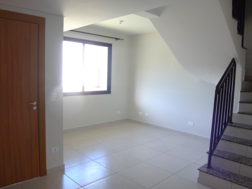 Sobrado para locacao no Barreirinha em Curitiba com 102m² por R$ 3.520,00