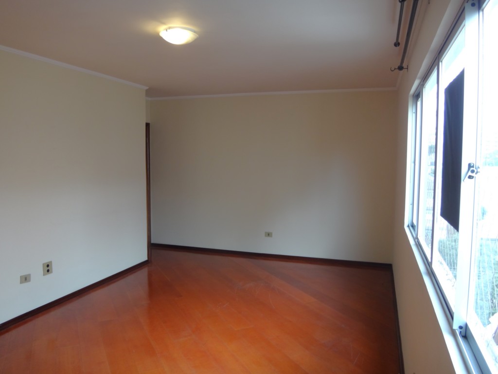 Apartamento para locacao no Agua Verde em Curitiba com 0m² por R$ 3.850,00