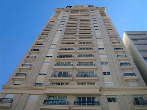 Apartamento para locacao no Centro em Curitiba com 171m² por R$ 4.730,00