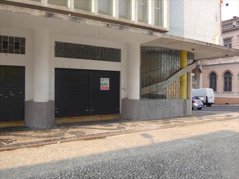 Loja para locacao no Centro em Curitiba com 67m² por R$ 2.750,00