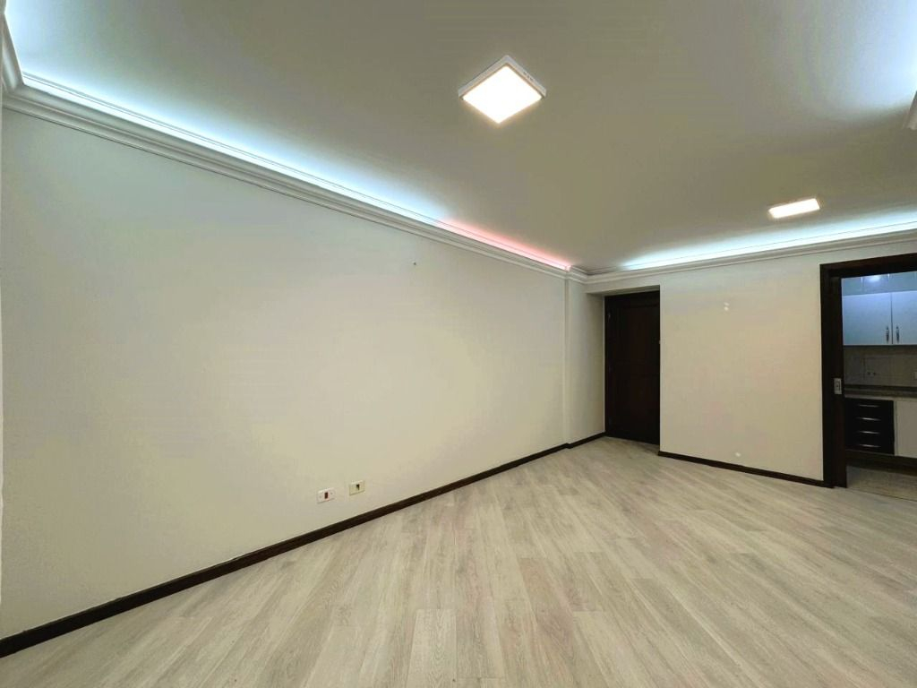 Apartamento para locacao no Bigorrilho em Curitiba com 134,00m² por R$ 3.100,00