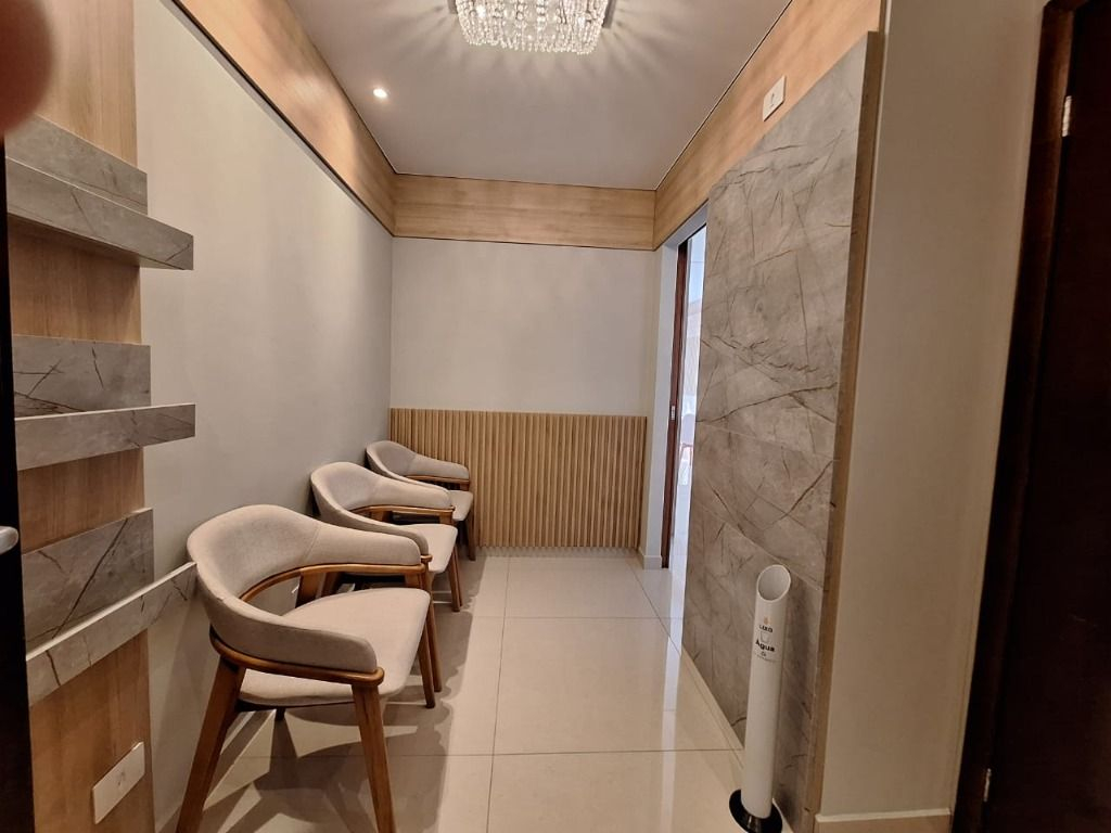 Imóveis Comerciais para locacao no Centro em Curitiba com 0m² por R$ 2.000,00