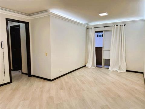 Apartamento para locacao no Bigorrilho em Curitiba com 134,00m² por R$ 3.100,00