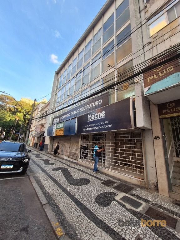 Loja para locacao no Centro em Curitiba com 82,00m² por R$ 5.400,00