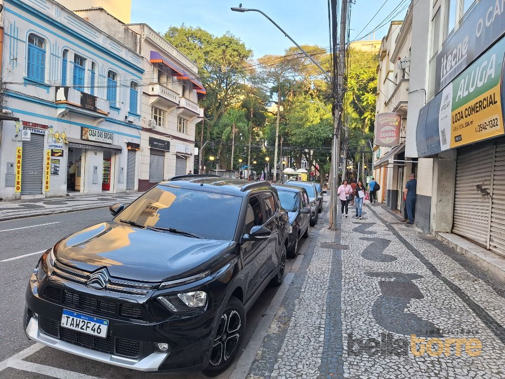 Loja para locacao no Centro em Curitiba com 82,00m² por R$ 5.400,00