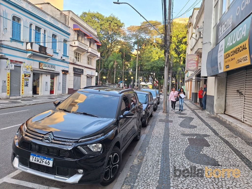 Imovel Comercial para locacao no Centro em Curitiba com 71,00m² por R$ 1.900,00