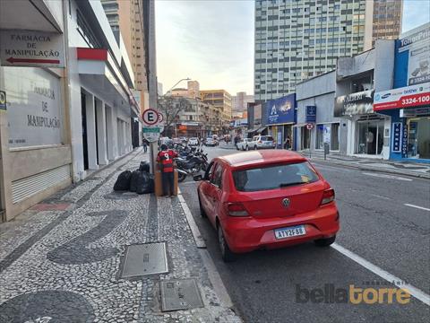 Loja para locacao no Centro em Curitiba com 42,00m² por R$ 2.800,00
