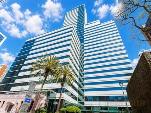 Apartamento para locacao no Centro em Curitiba com 86m² por R$ 8.600,00