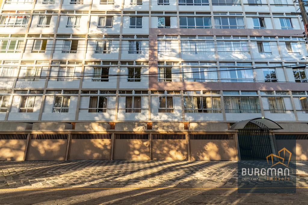 Apartamento para locacao no Centro em Curitiba com 160,00m² por R$ 2.900,00