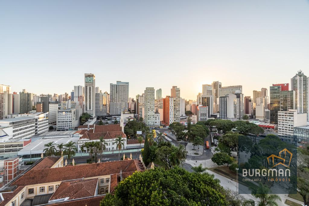 Apartamento para locacao no Centro em Curitiba com 160,00m² por R$ 2.900,00