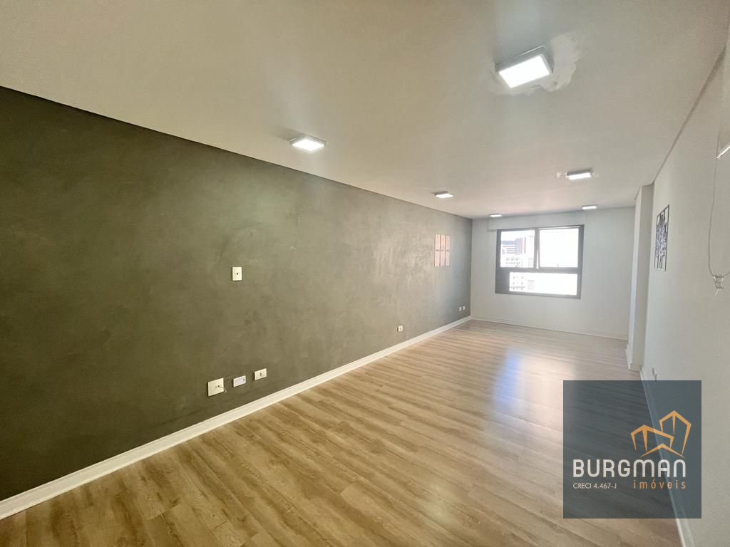 Imóveis Comerciais para locacao no Centro em Curitiba com 44m² por R$ 1.000,00