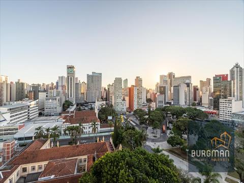 Apartamento para locacao no Centro em Curitiba com 160,00m² por R$ 2.900,00