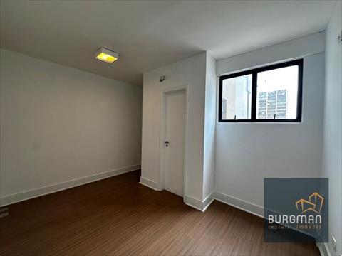 Imóveis Comerciais para locacao no Centro em Curitiba com 51m² por R$ 1.500,00