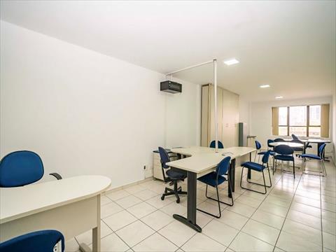 Imóveis Comerciais para locacao no Centro em Curitiba com 91m² por R$ 2.000,00