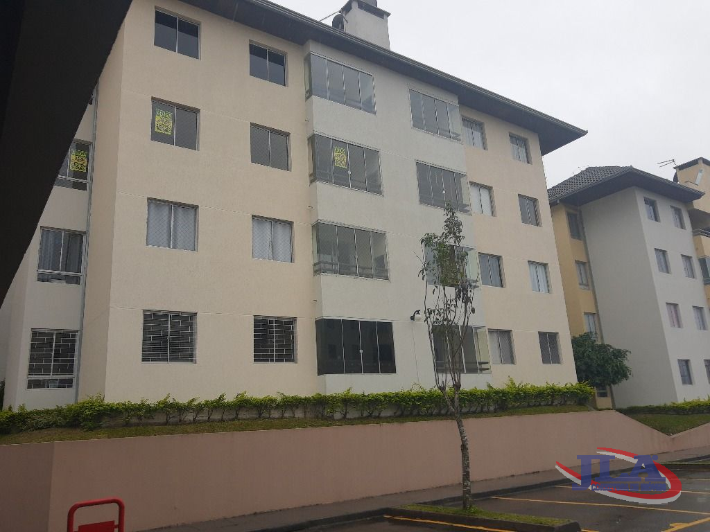 Apartamento para locacao no Cajuru em Curitiba com 80m² por R$ 2.000,00
