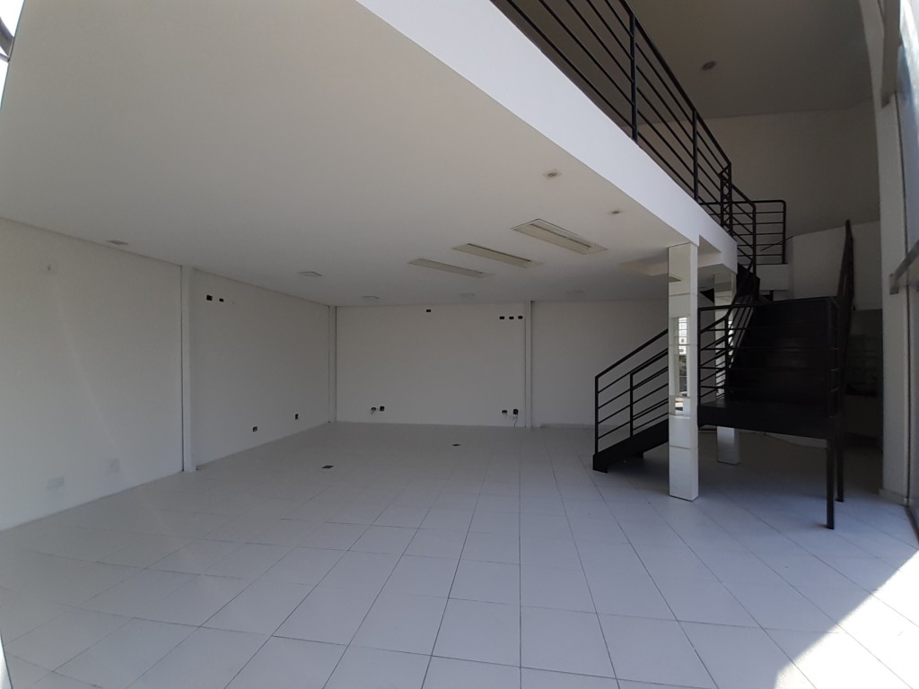 Loja para locacao no Uberaba em Curitiba com 73,13m² por R$ 6.000,00