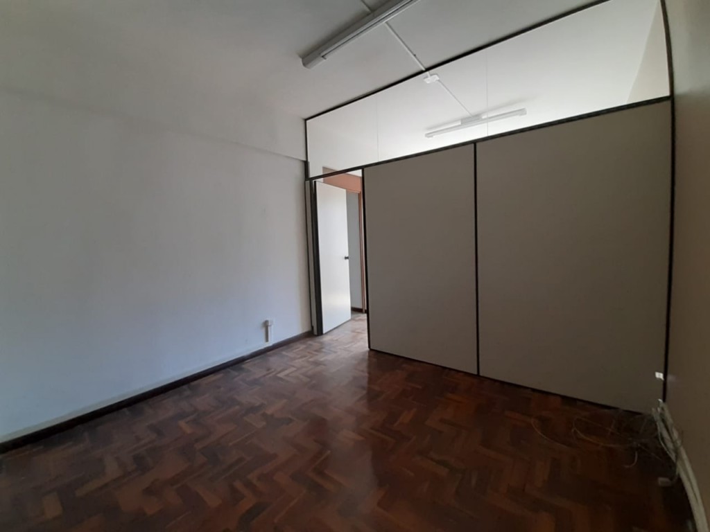 Imovel Comercial para locacao no Centro em Curitiba com 47,00m² por R$ 450,00