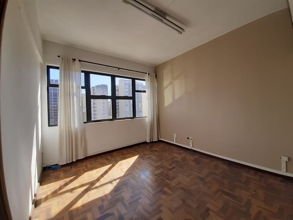 Imovel Comercial para locacao no Centro em Curitiba com 47,00m² por R$ 450,00