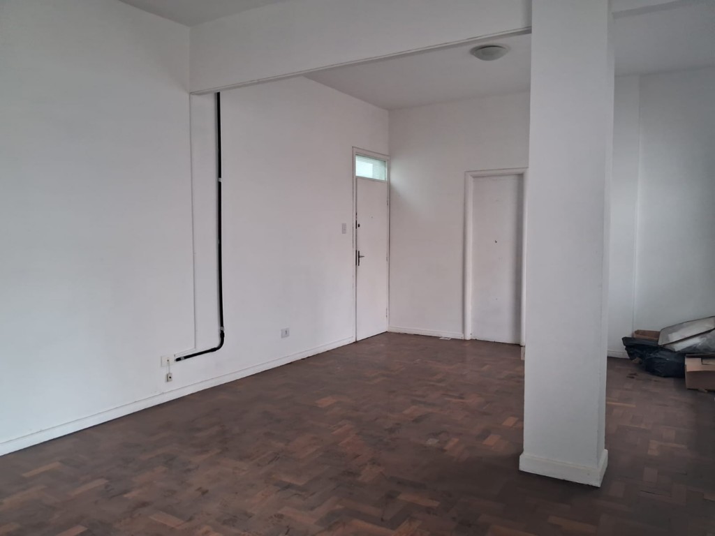 Imovel Comercial para locacao no Centro em Curitiba com 30,00m² por R$ 700,00