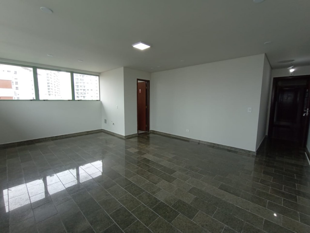 Imovel Comercial para locacao no Centro em Curitiba com 56,98m² por R$ 1.350,00