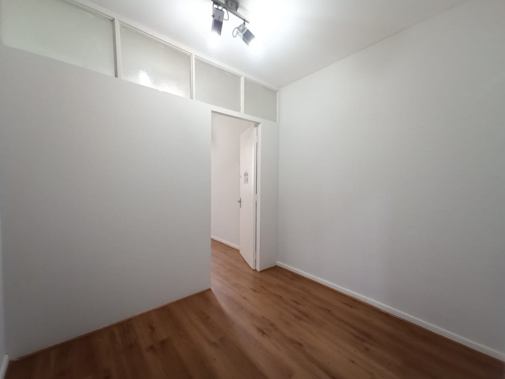 Imovel Comercial para locacao no Centro em Curitiba com 37,40m² por R$ 500,00